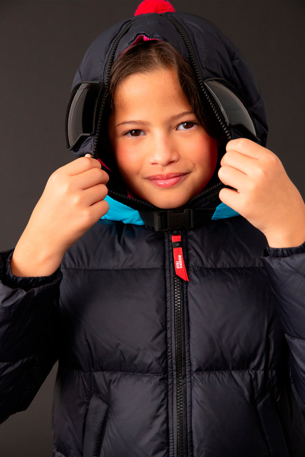 Translation missing: en.girls-long-down-jacket-in-micro-ripstop-nylon-cg621btkj4